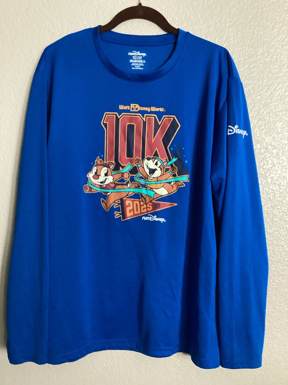 NWOT Disney Parks 2025 WDW Marathon Weekend 10K Race Chip and Dale Dry-Fit L